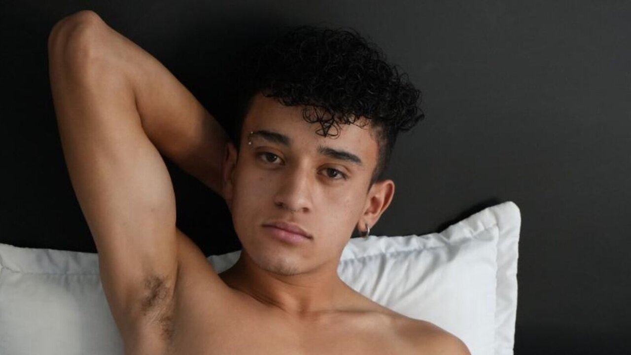 View NoahVelasquez Naked Private