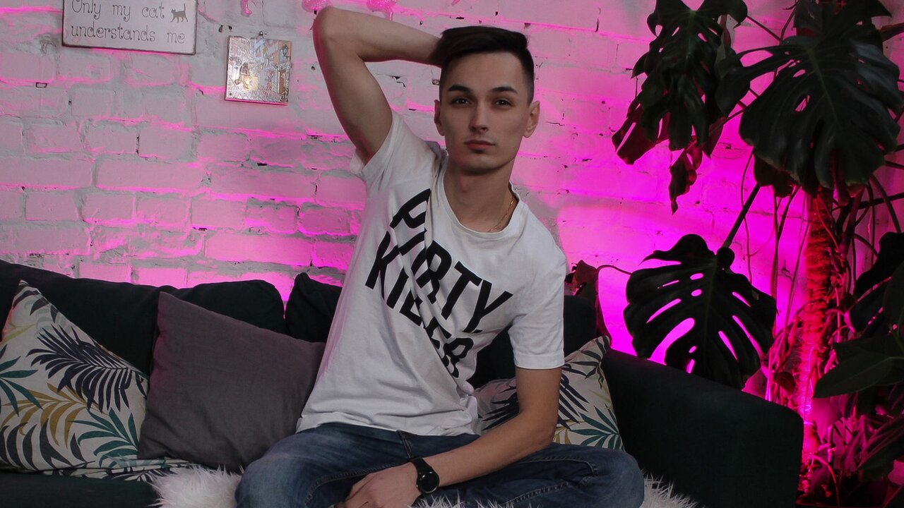 View OskarHot Naked Private