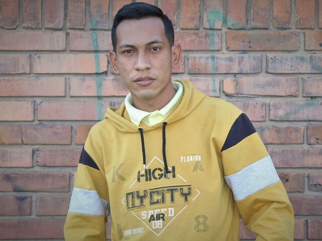 View PeterVelez Naked Private