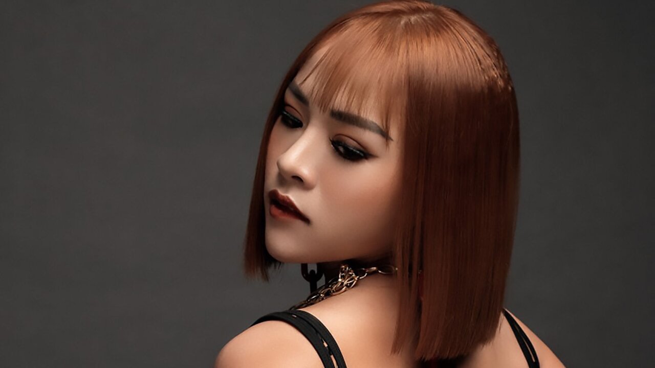 View PhuongMon Naked Private