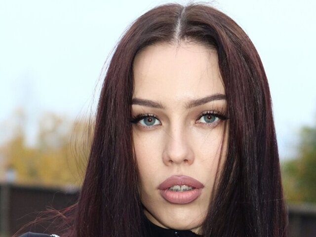 View RandaEisenmann Naked Private