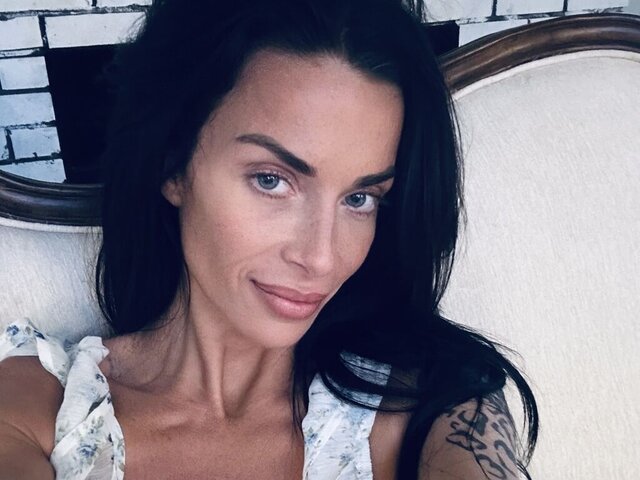 View RavenSteele Naked Private