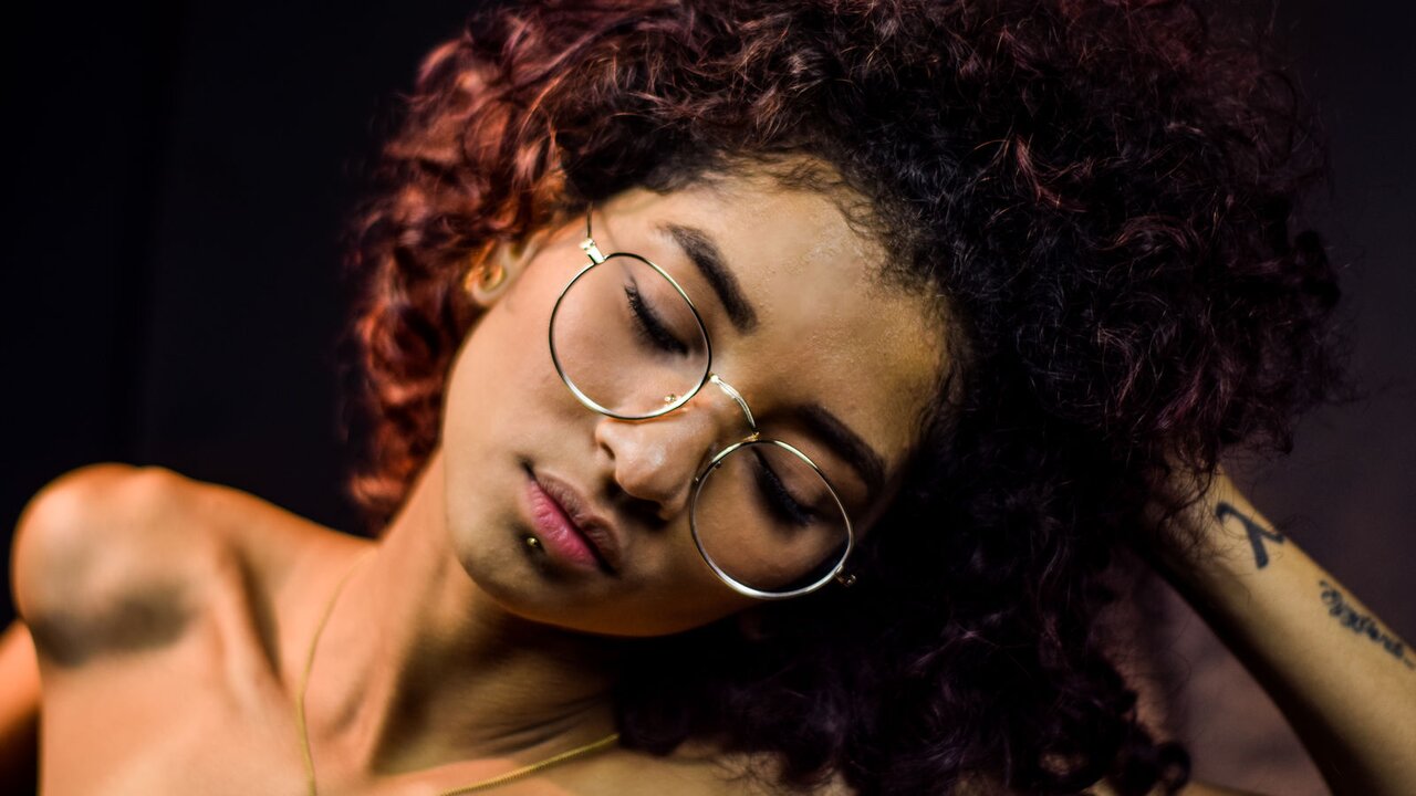 View RoxanneBrizo Naked Private