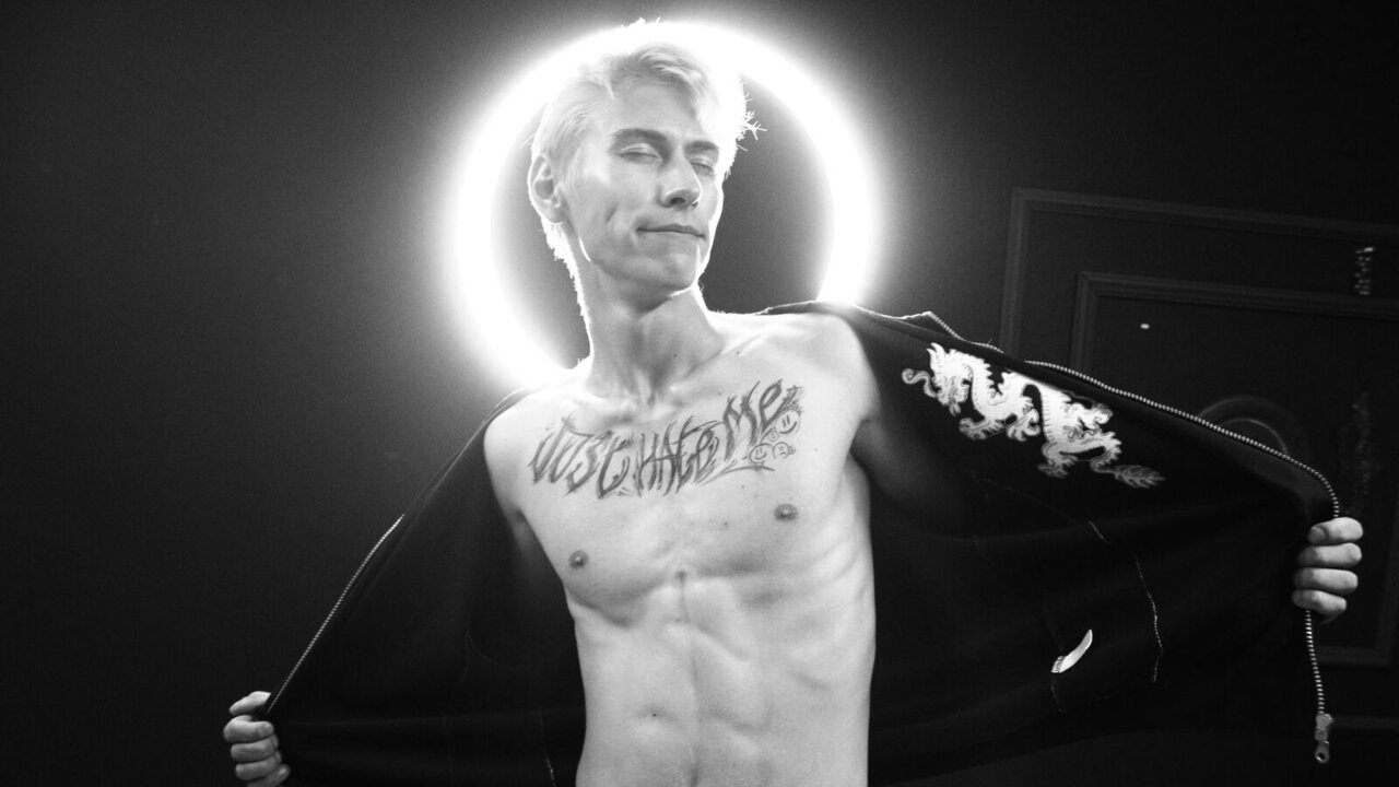 View RymondFrost Naked Private