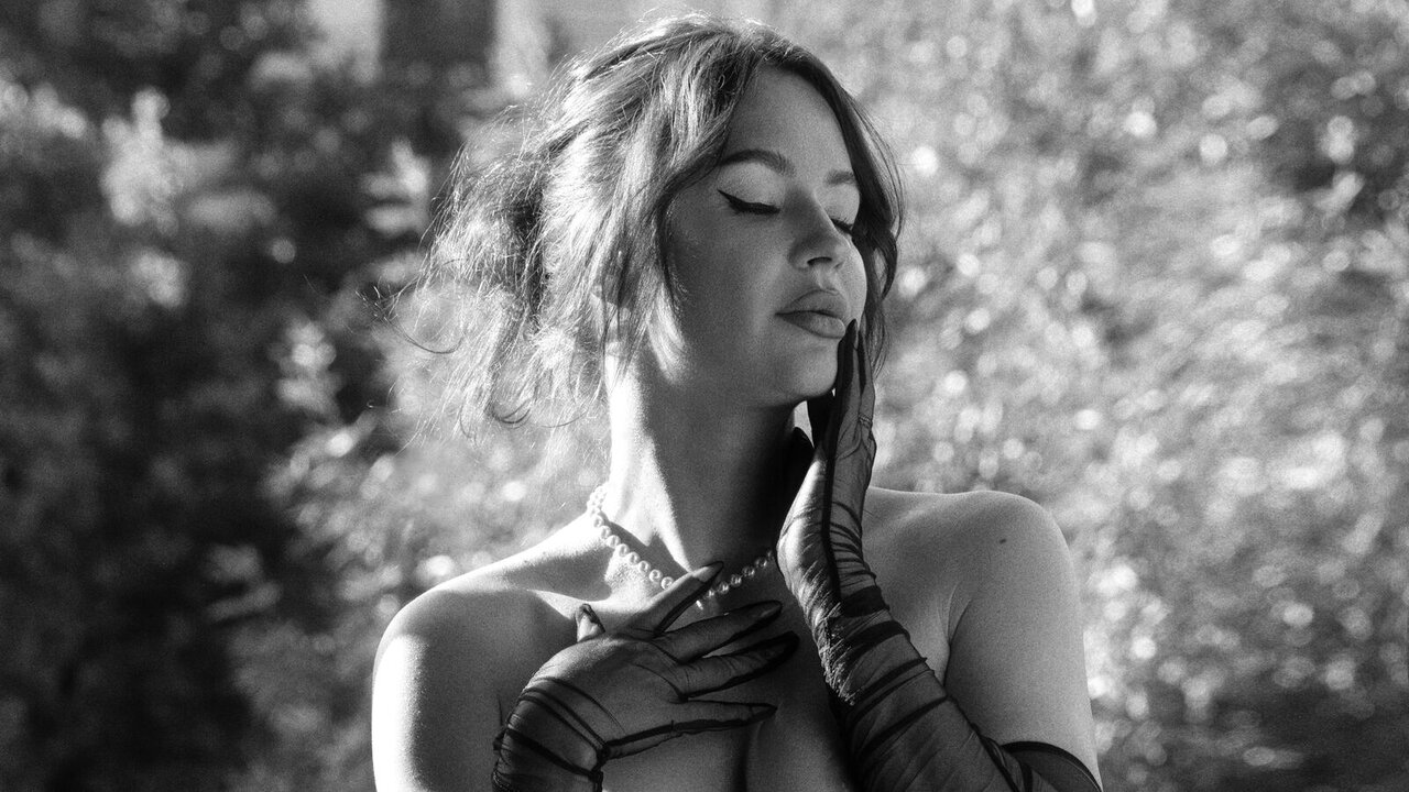 View SelenaIvy Naked Private