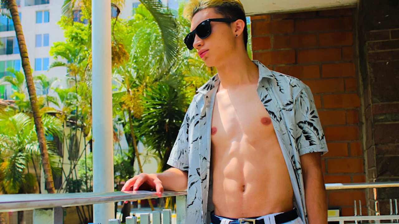 View SimonPalacio Naked Private