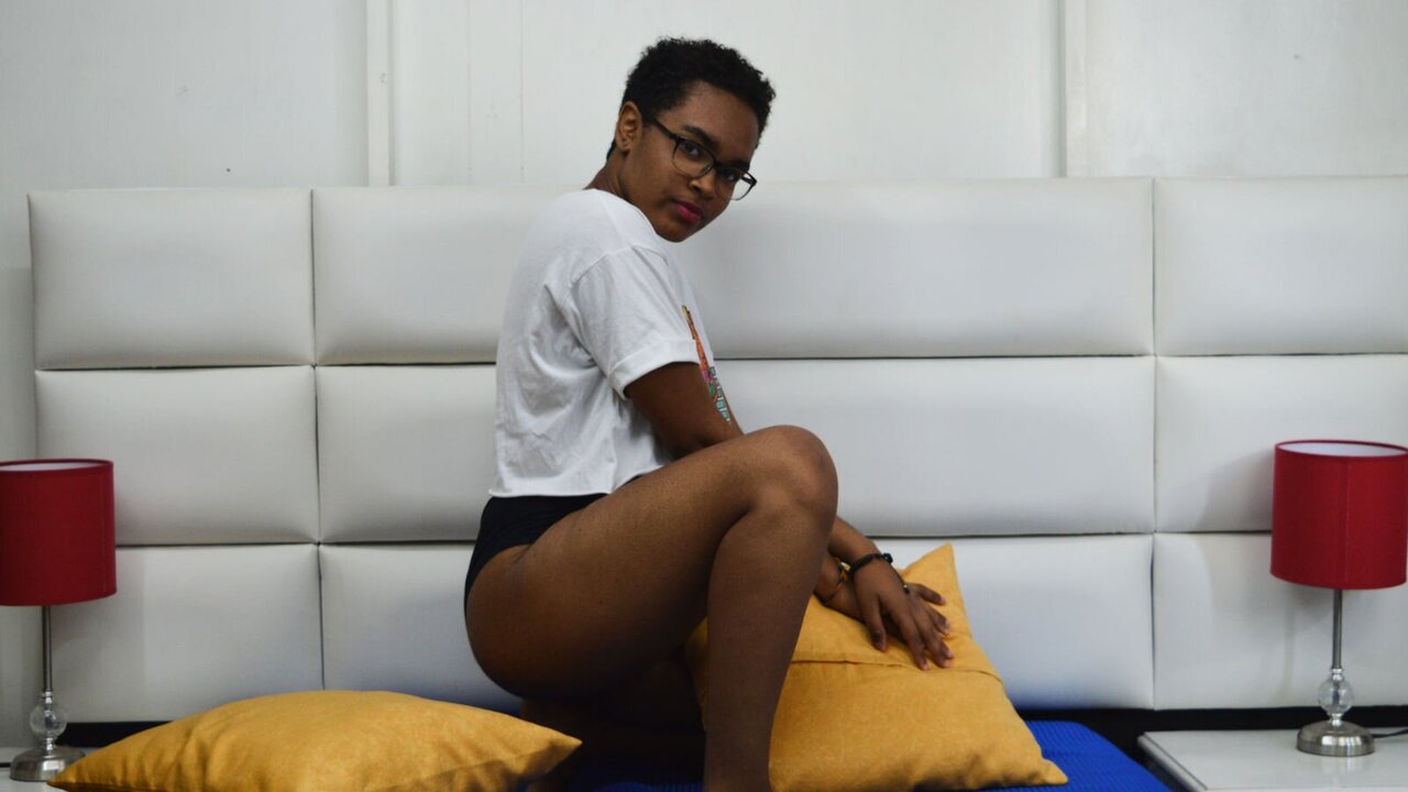 View TaylorLesHot Naked Private