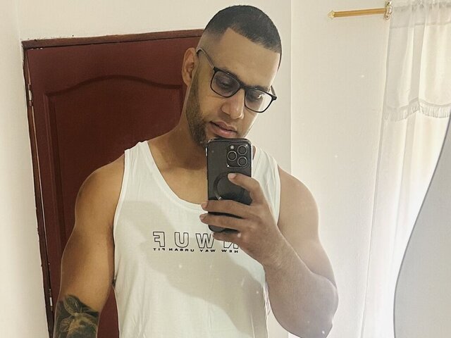 View YosethSmith Naked Private