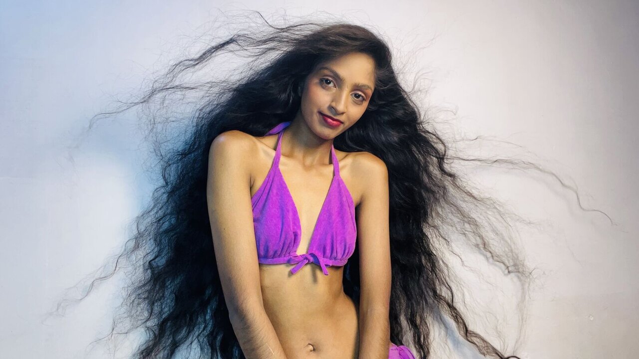 View ZaraElina Naked Private